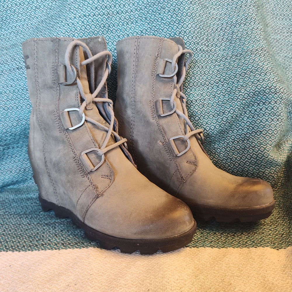Sorel Women's Joan Of Arc Wedge Boots Grey